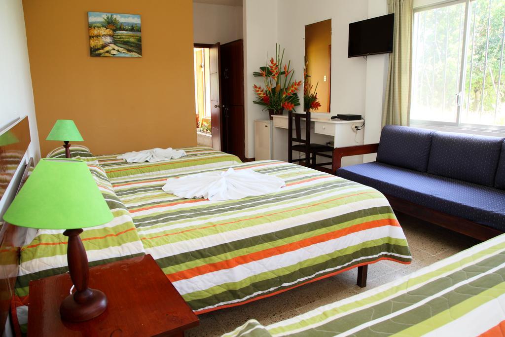 Hotel Puerto Ballesta Tonsupa Ngoại thất bức ảnh