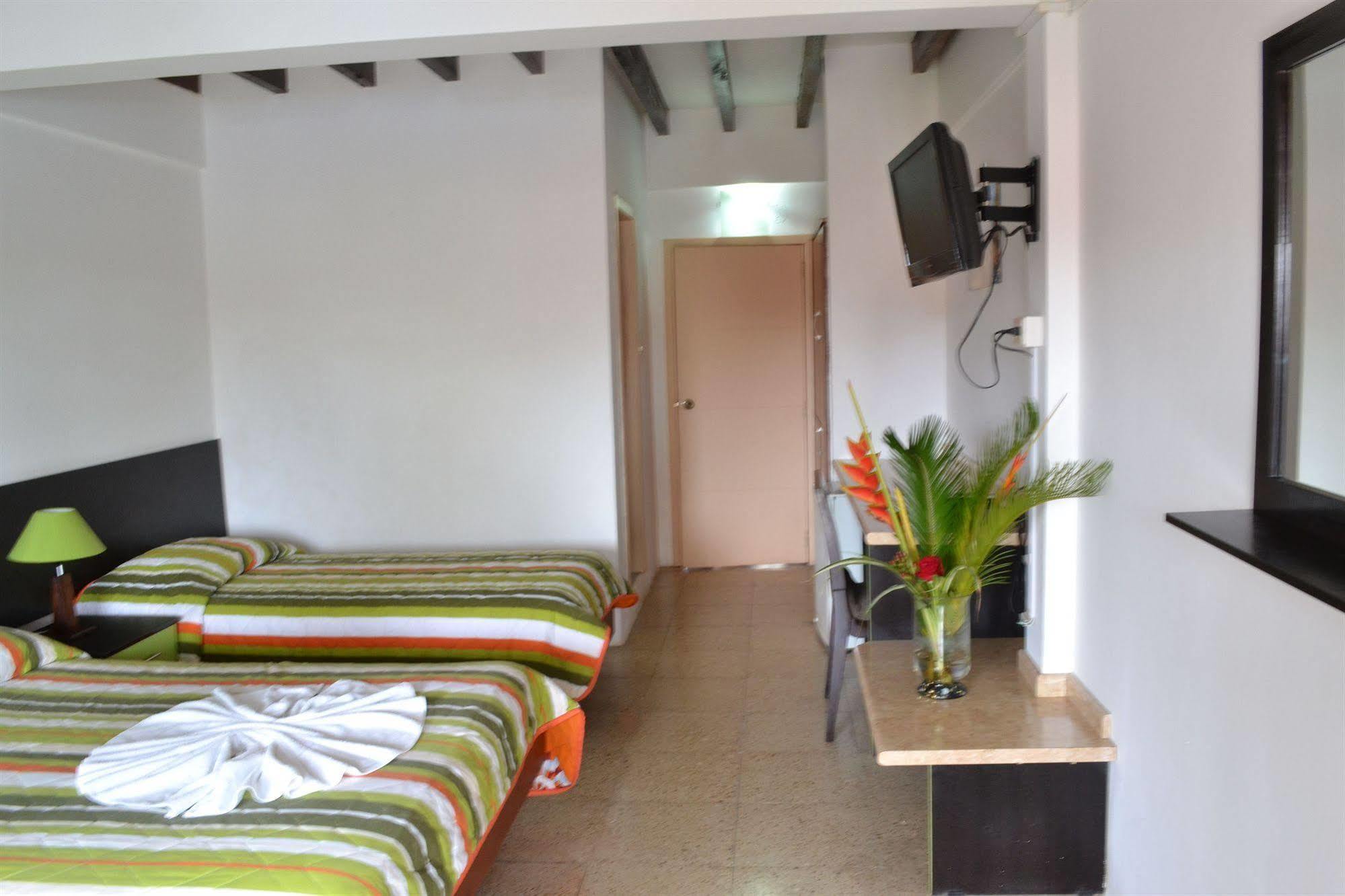 Hotel Puerto Ballesta Tonsupa Ngoại thất bức ảnh